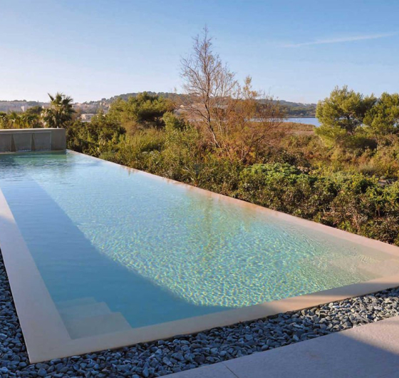 Une incroyable piscine contemporaine